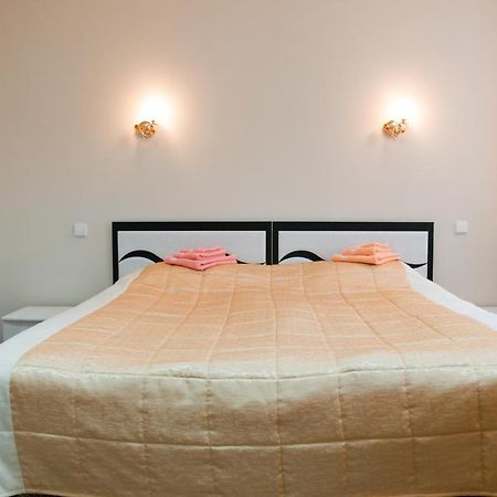 Avenue Hotel Zaslawye Ruang foto