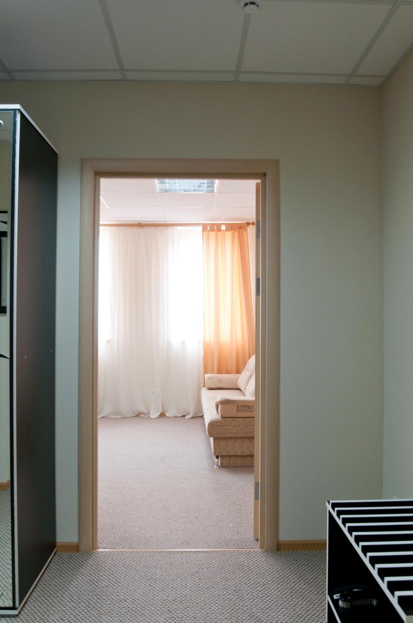 Avenue Hotel Zaslawye Bagian luar foto