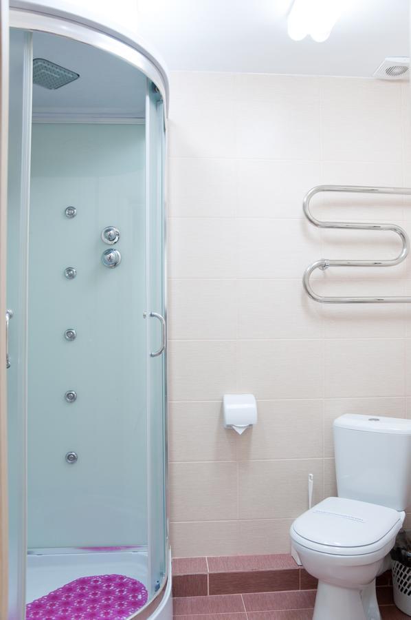 Avenue Hotel Zaslawye Bagian luar foto