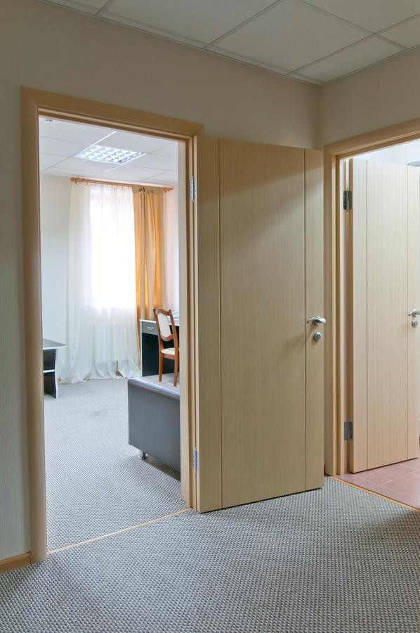 Avenue Hotel Zaslawye Bagian luar foto