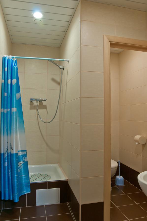 Avenue Hotel Zaslawye Bagian luar foto